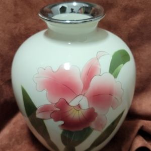 BEAUTIFUL VINTAGE COLECTIBAL KOKUSUI PORCELAIN JAPANESE VASE.